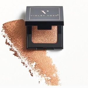 Violet Voss Metallic Eyeshadow in Bare It All